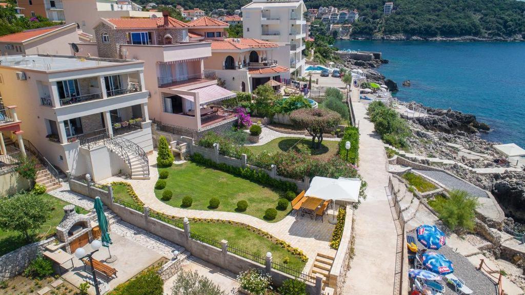 Apartments Lux Lukic ウトイェハ エクステリア 写真